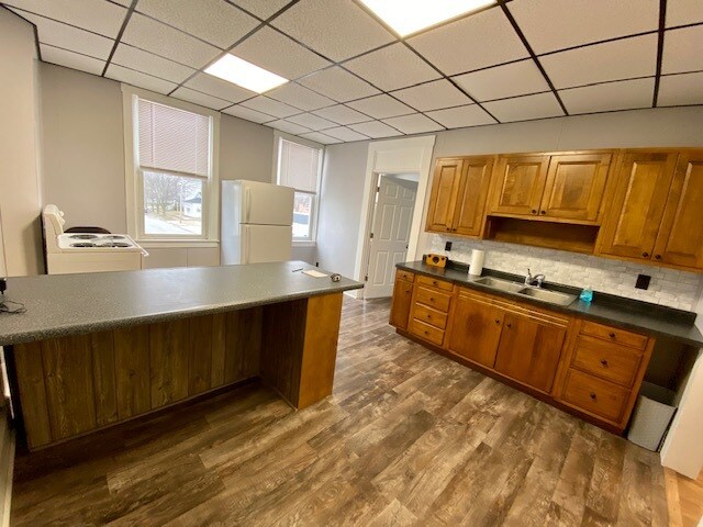 Foto principal - 229 E Spring St