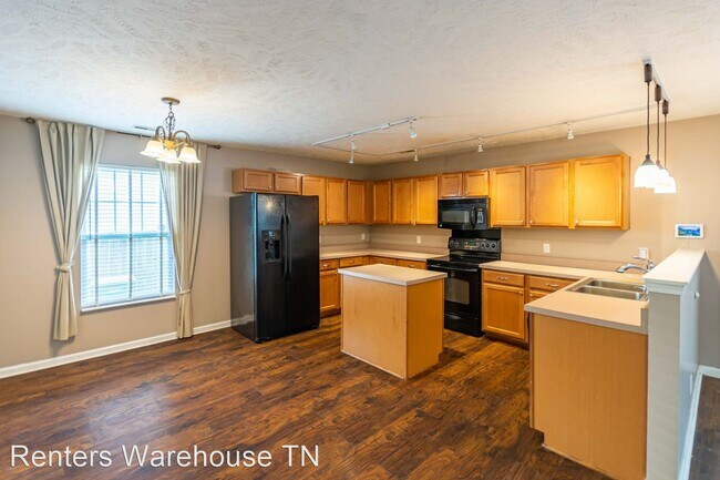 Building Photo - 4 br, 2.5 bath House - 1022 Lexington Farm...