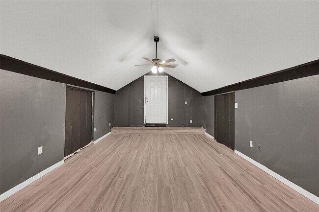 Foto del edificio - 310 N Rock Island St