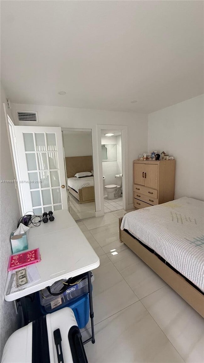 Foto del edificio - 4841 NW 7th St