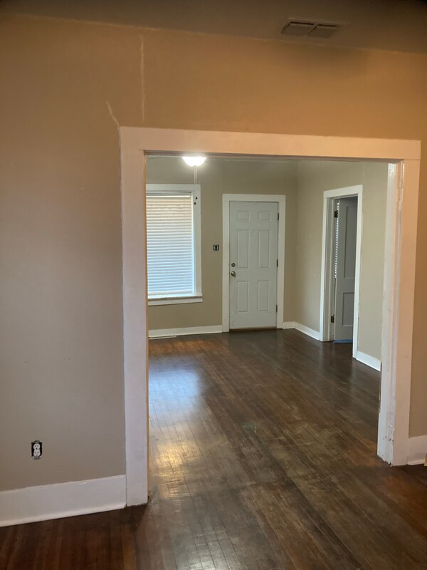 Foto del edificio - 710 Jeanette St