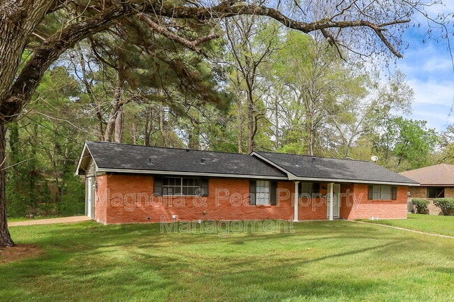 Building Photo - 1406 Russell Ave