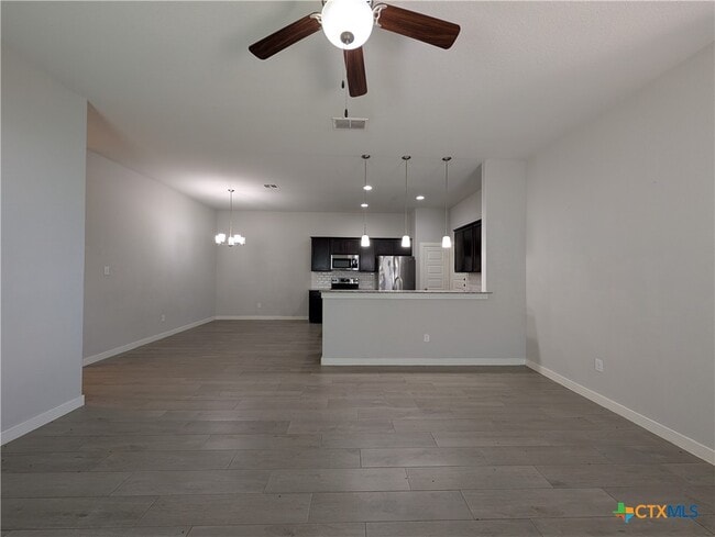 Building Photo - 2237 Avery Village