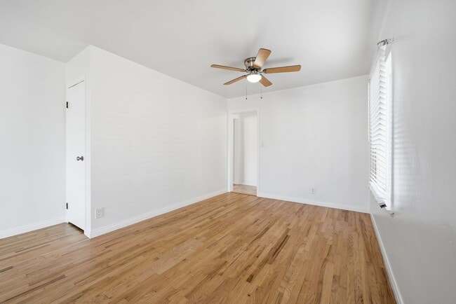 Building Photo - Refreshed Single Family Home with Lots of ...