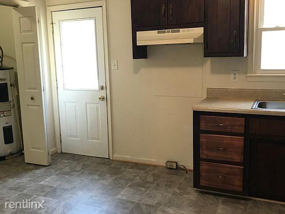 Building Photo - 3 br, 1.5 bath House - 3820 Greenwood Dr