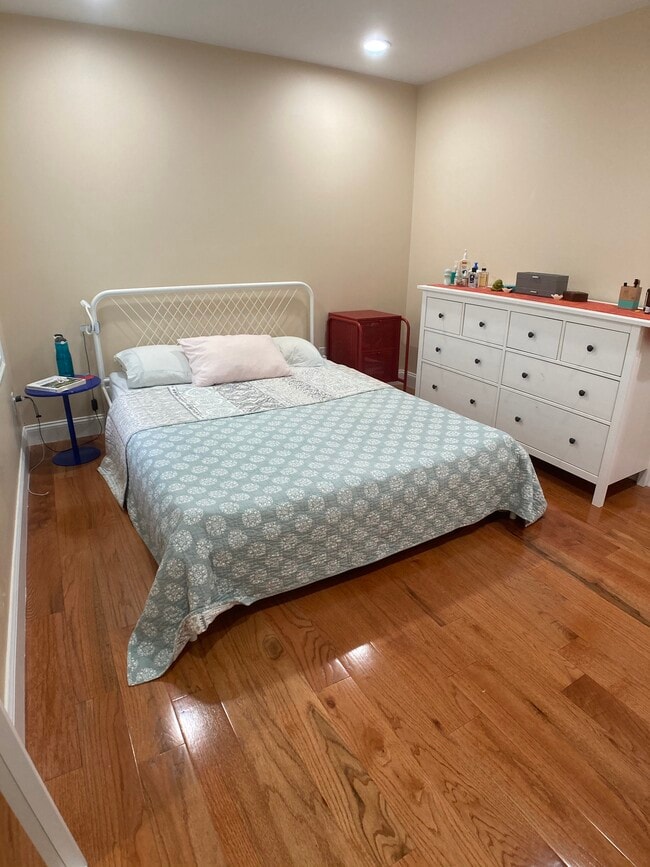 Bedroom 1 - 298 Wickenden St