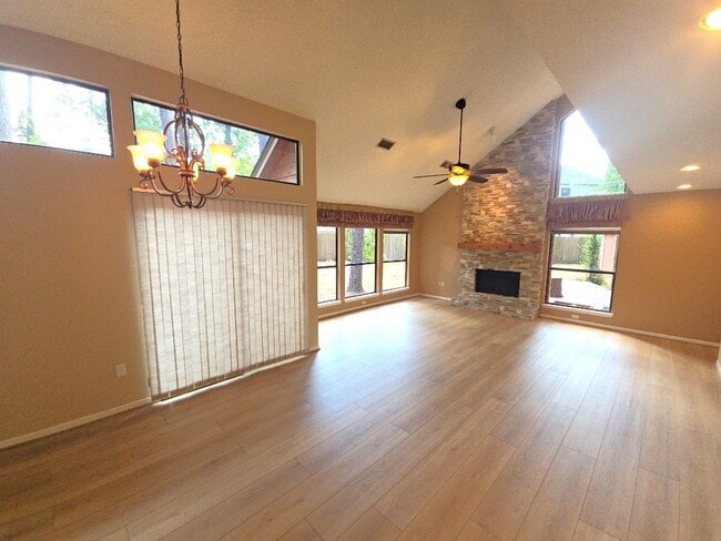 Building Photo - 25 N Mossrock Rd