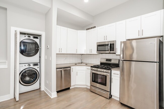 Building Photo - Gorgeous One Bedroom Apartment in Central ...