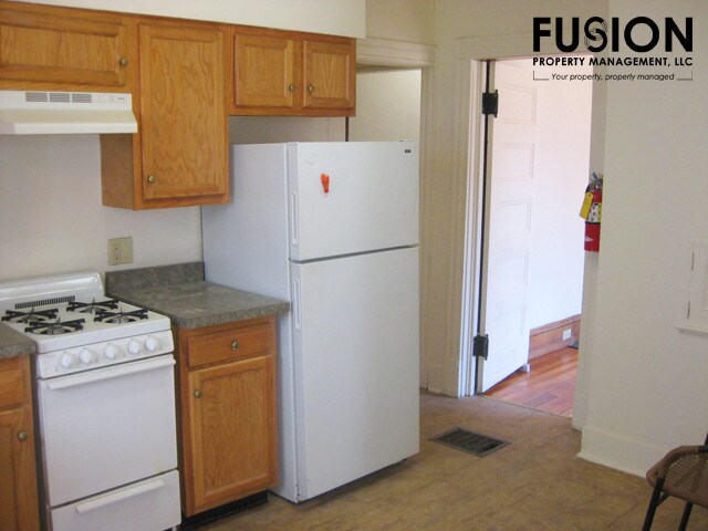 Building Photo - 26 Buell St