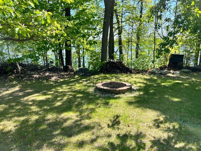 Foto del edificio - Beautiful Lake Home on Fox Lake