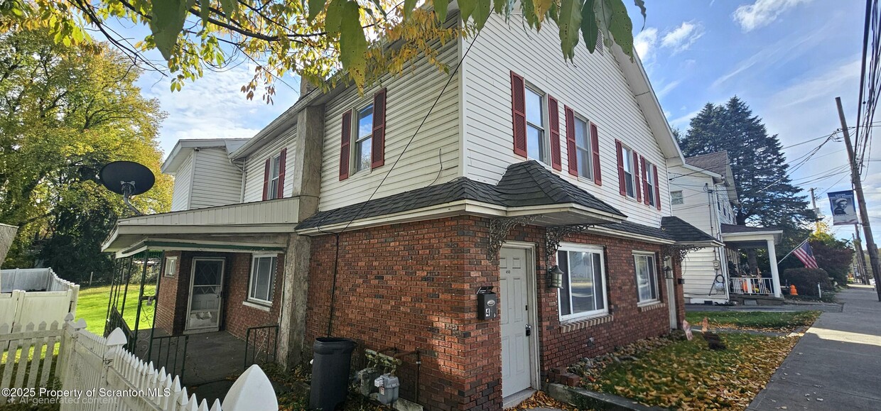 Foto principal - 450 N Main St