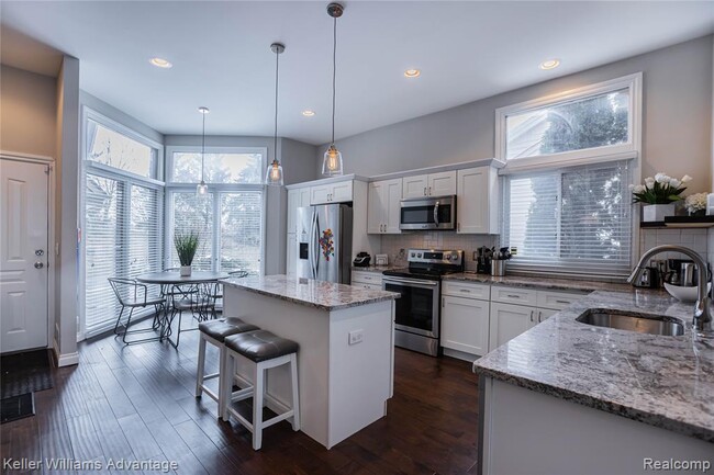 Building Photo - 29671 N Meadowridge