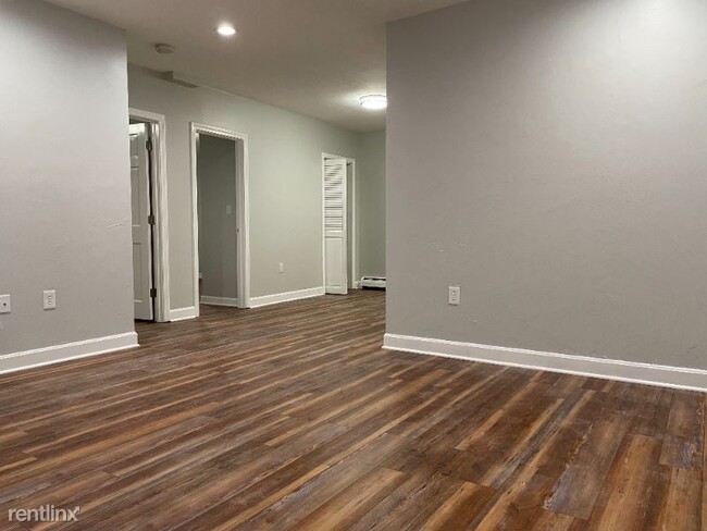 Building Photo - 22 Kenmar Dr