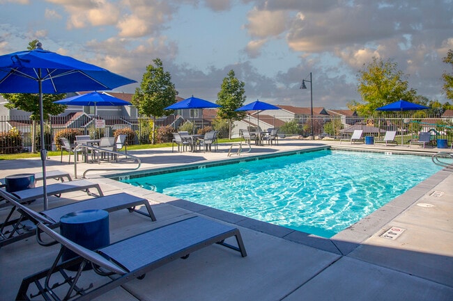 Building Photo - Mountain View Townhomes