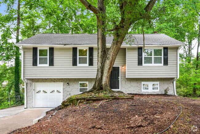 Building Photo - 2815 Fox Hall Ln N