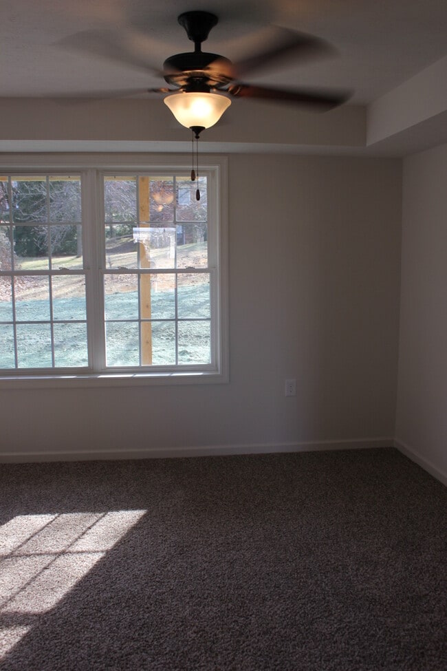 Building Photo - One Bedroom Penthouse Suite