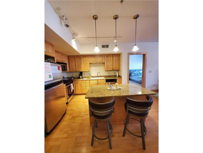 Foto del edificio - 80 Western Ave N