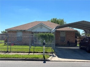 Building Photo - 13 Dove Ave W