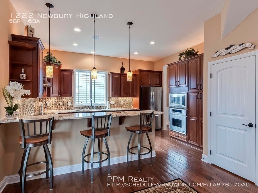 Primary Photo - 1222 Newbury Highland