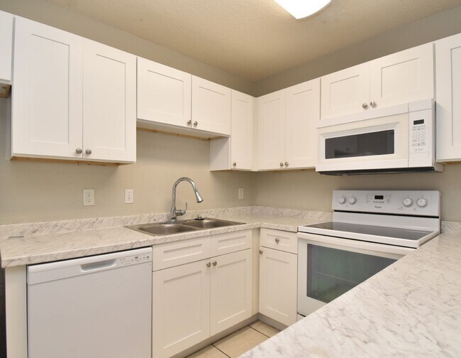 Foto del edificio - Well maintained 2 bedroom property with lo...