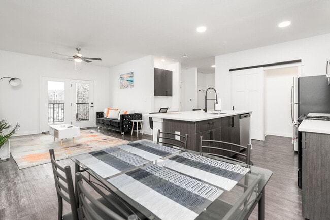 Foto del edificio - 5821 Elevated Way