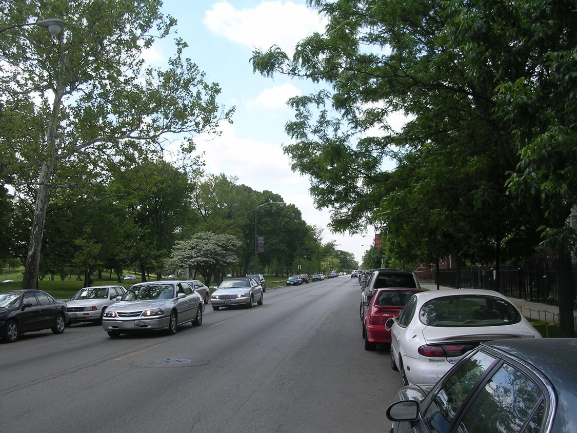  - 1522 N Kedzie Ave