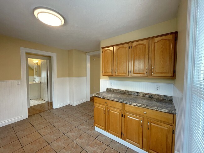 Cocina - 381 W 1st St