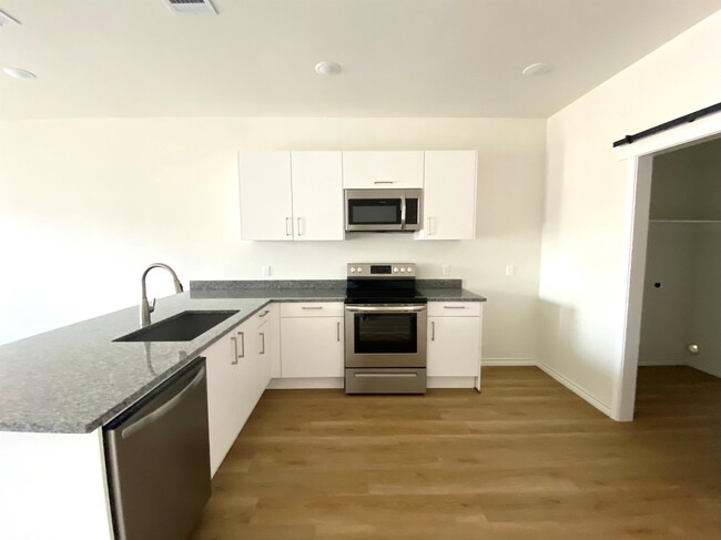 Foto del edificio - 1531 W Kilpatrick Ave