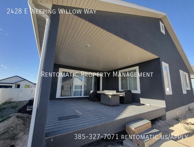 Foto del edificio - 2428 E Weeping Willow Way