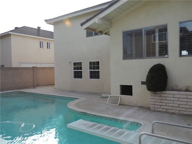 Foto del edificio - 1451 N Shaffer St