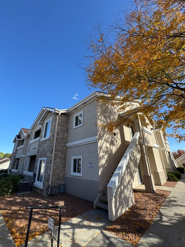 Building Photo - Gorgeous 2 Bed 2 Bath Condo!