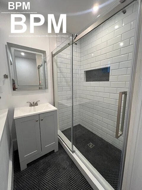 Building Photo - 51 Custer St