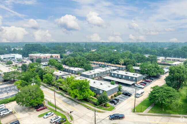 8933 Gaylord Dr - Contexto - Memorial Green Condo