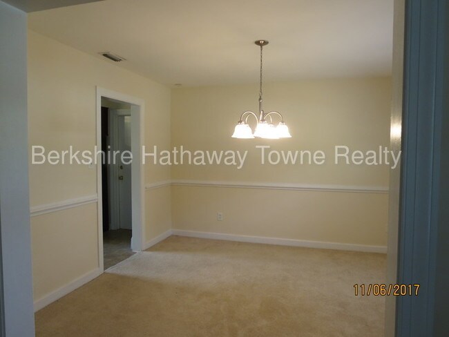 Building Photo - 6450 Bridle Way