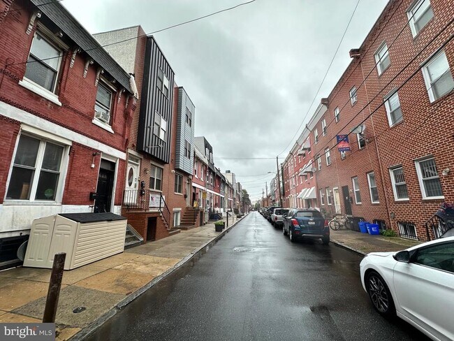 Building Photo - 2014 N Carlisle St