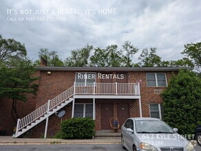 Building Photo - 643 Kyle St