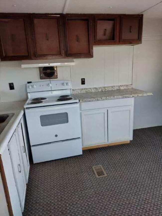 Building Photo - 8380 Countryside Dr. #16