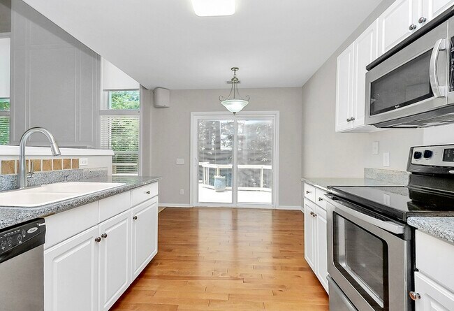 Foto del edificio - 5916 Downfield Wood Dr