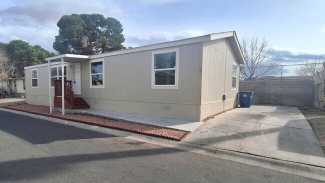 Foto del edificio - 543 N Lamb Blvd