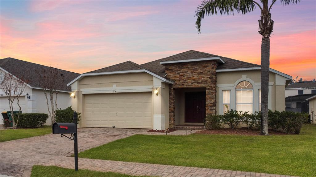 Foto principal - 236 Lancaster Dr