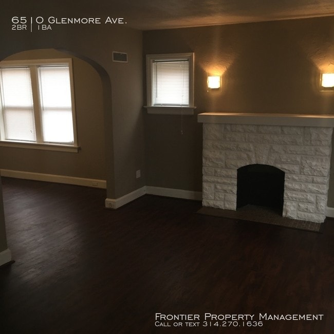 Building Photo - Newley Renovated 2 Bedroom Brick Bungalow!