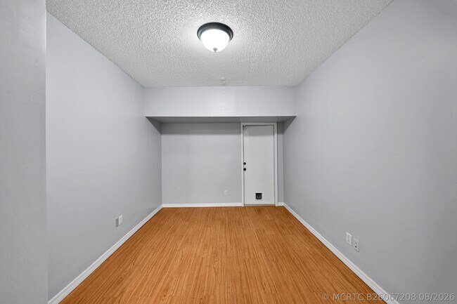 Building Photo - 8658 S Southgate Shores Cir
