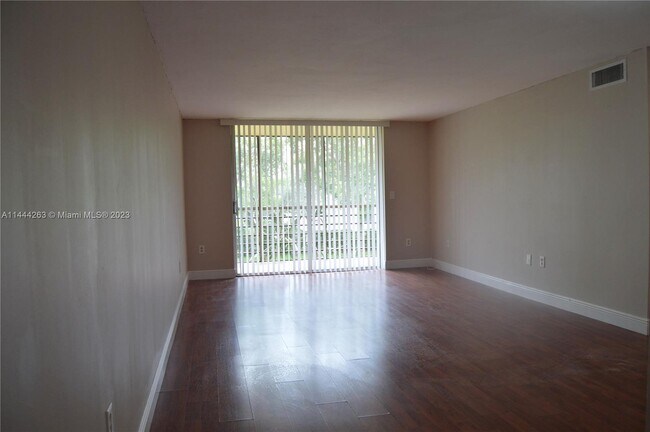 Building Photo - 3490 Foxcroft Rd