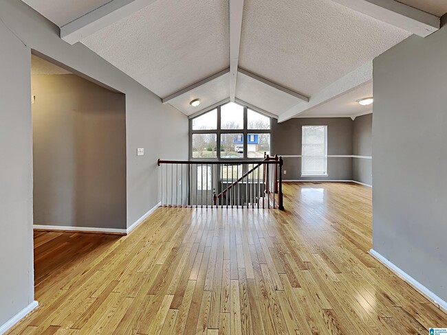 Building Photo - 213 Closhire Dr