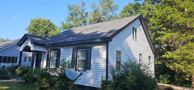 Building Photo - 403 Rose Hill St