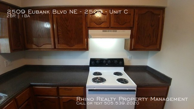 Building Photo - North East Heights Charmer!!