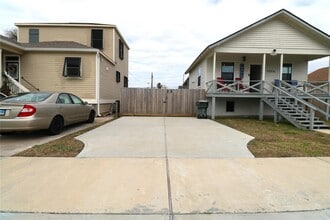 Building Photo - 5506 Ave Q 1/2