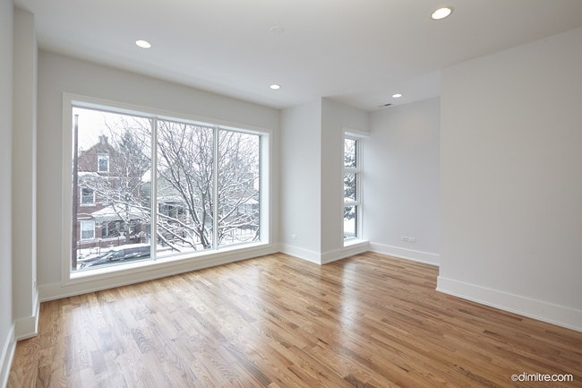Living/Dining Area - 3116 N Central Park Ave