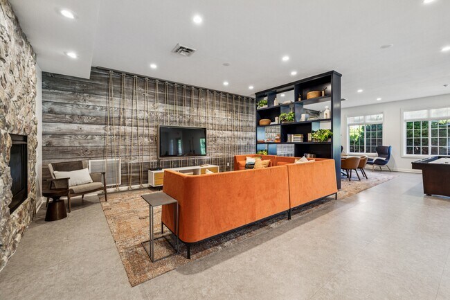 Foto del edificio - Lakeside Village Apartment Homes