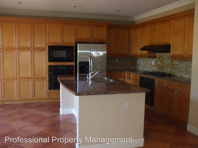 Foto del edificio - 4 br, 3.5 bath House - 8152 Damico Dr.